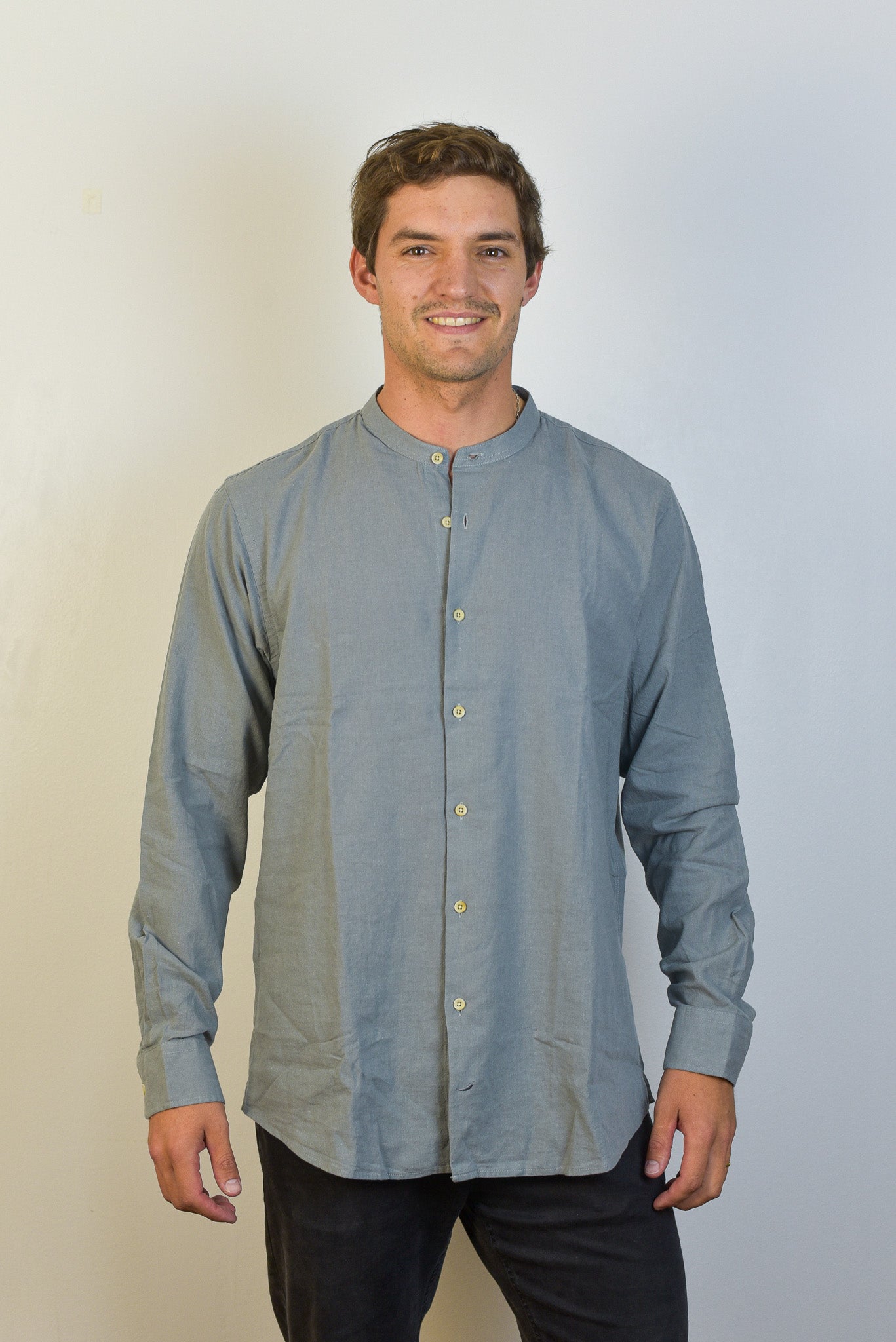 Camisa de Lino Capri Cuello Mao