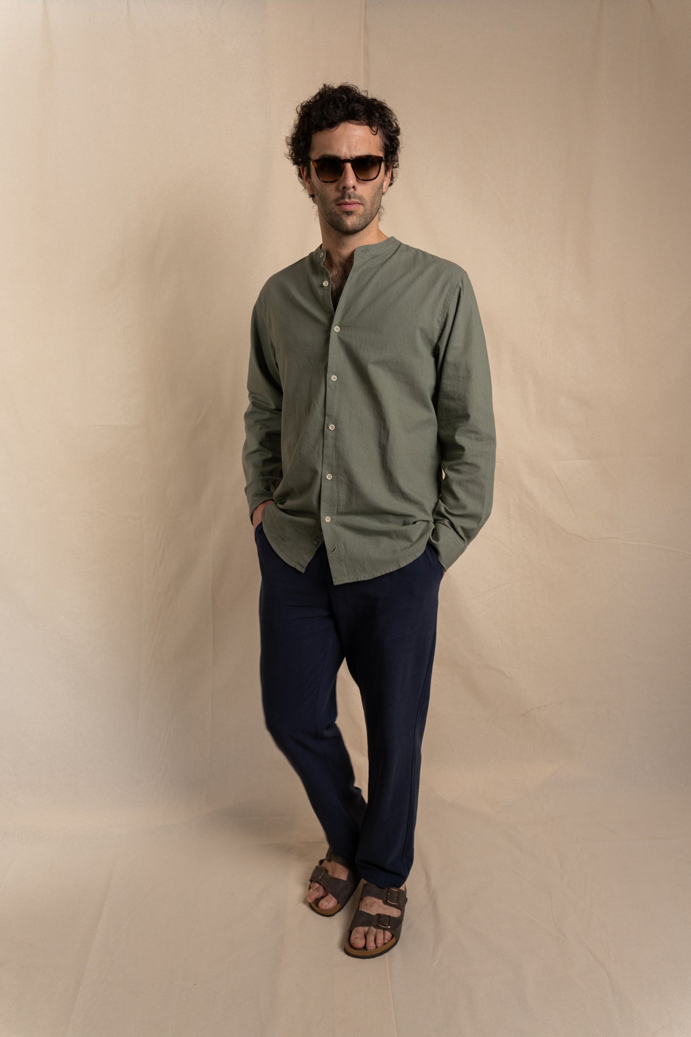 Camisa Lino Niza Cuello Mao Verde Olivo