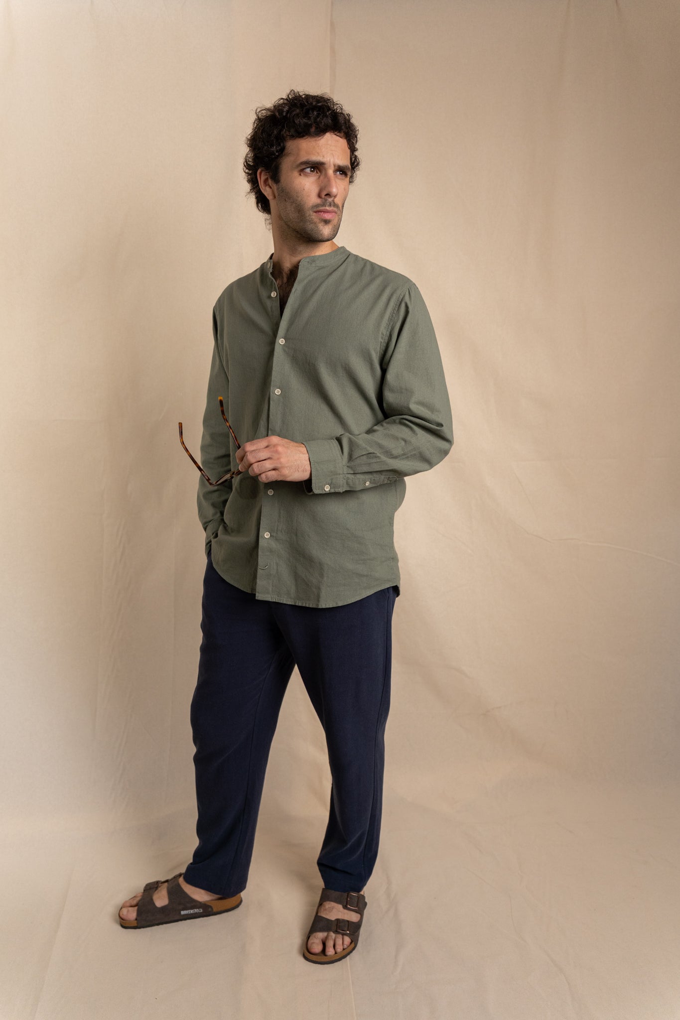 Camisa Lino Niza Cuello Mao Verde Olivo