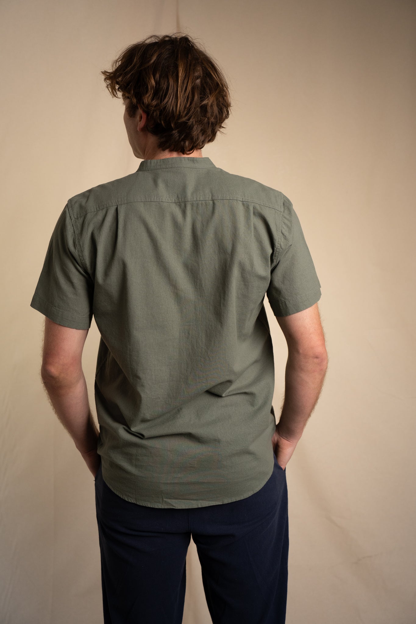 Camisa Lino Niza Mao M. Corta Verde Olivo