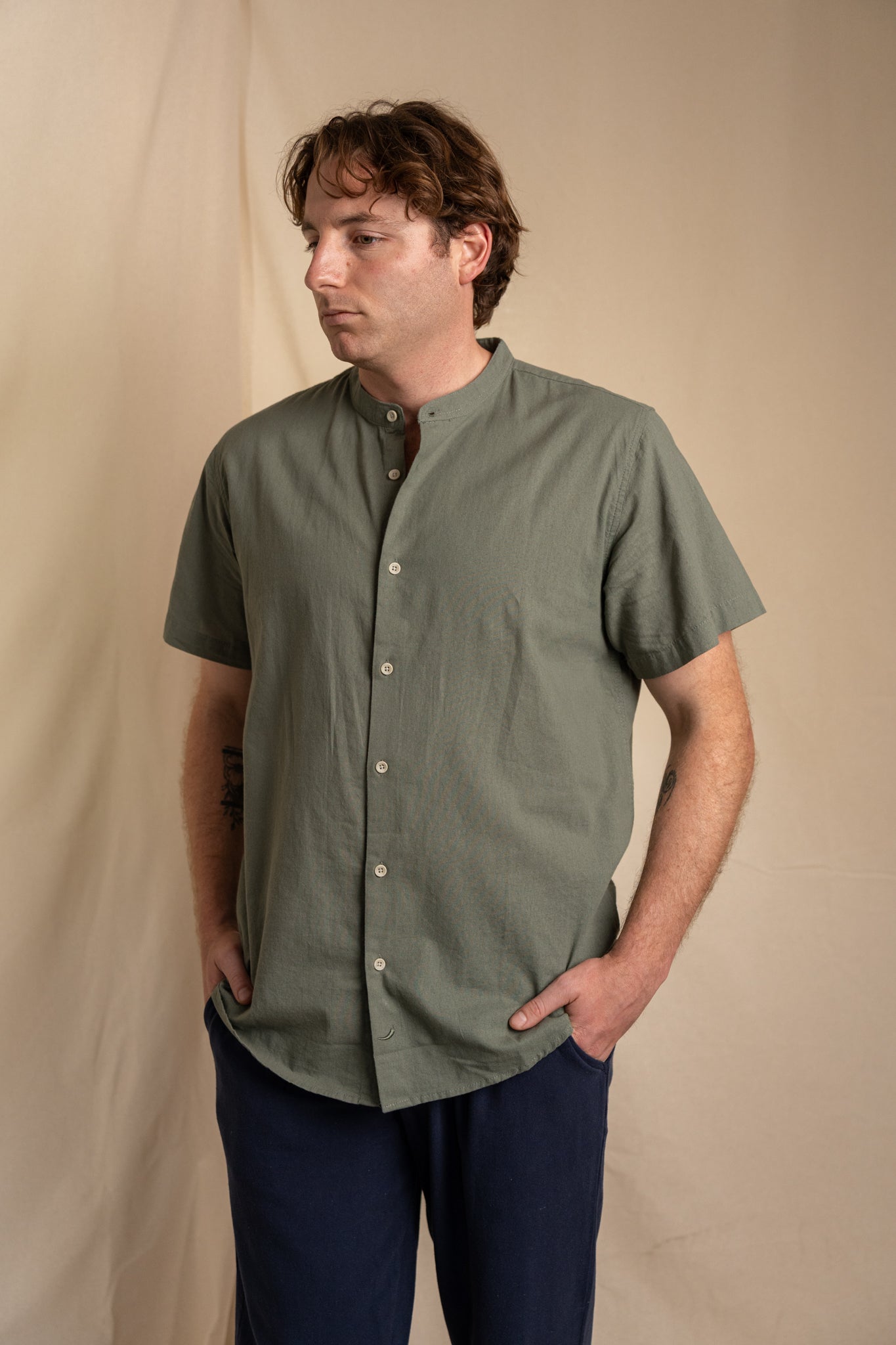 Camisa Lino Niza Mao M. Corta Verde Olivo