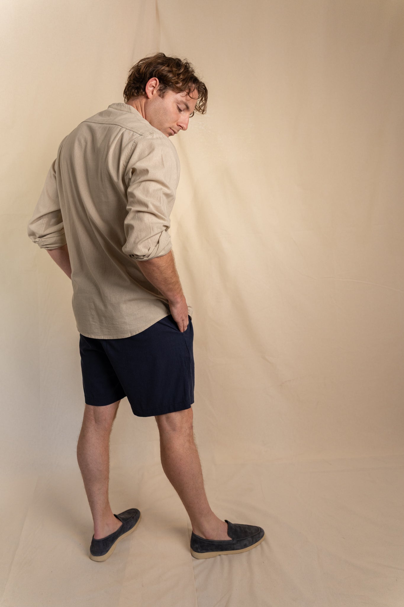 Camisa Lino Niza Cuello Mao Arena