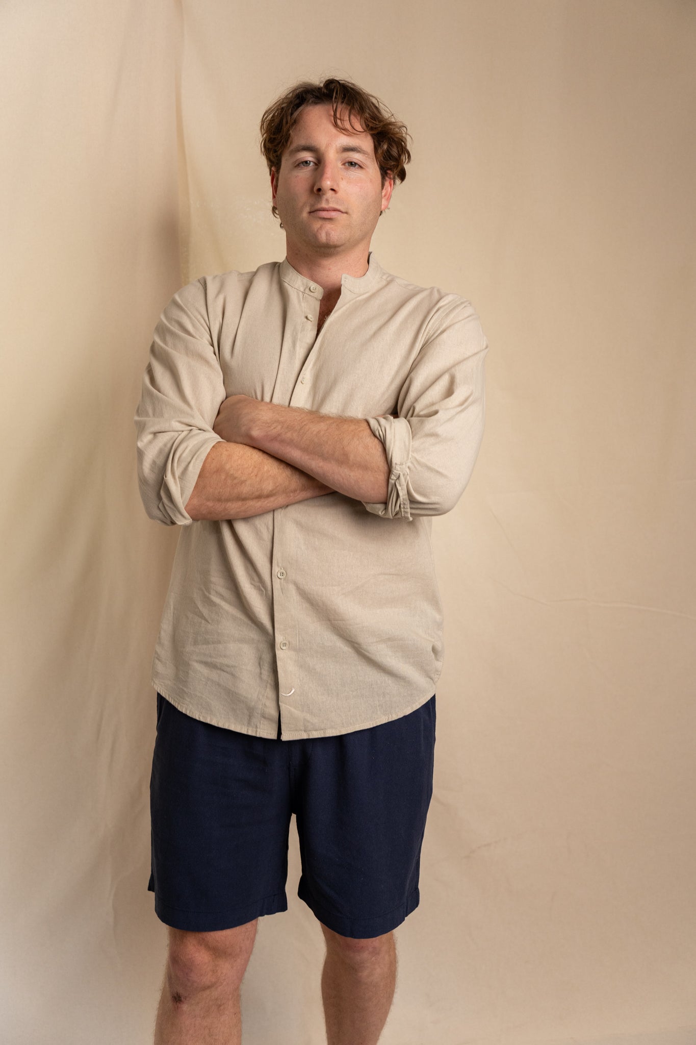 Camisa Lino Niza Cuello Mao Arena