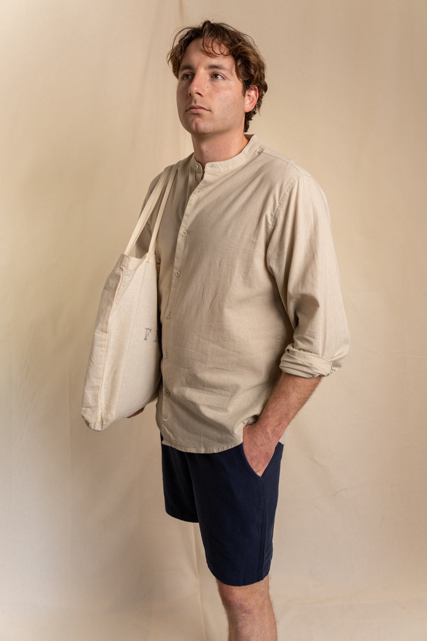 Camisa Lino Niza Cuello Mao Arena