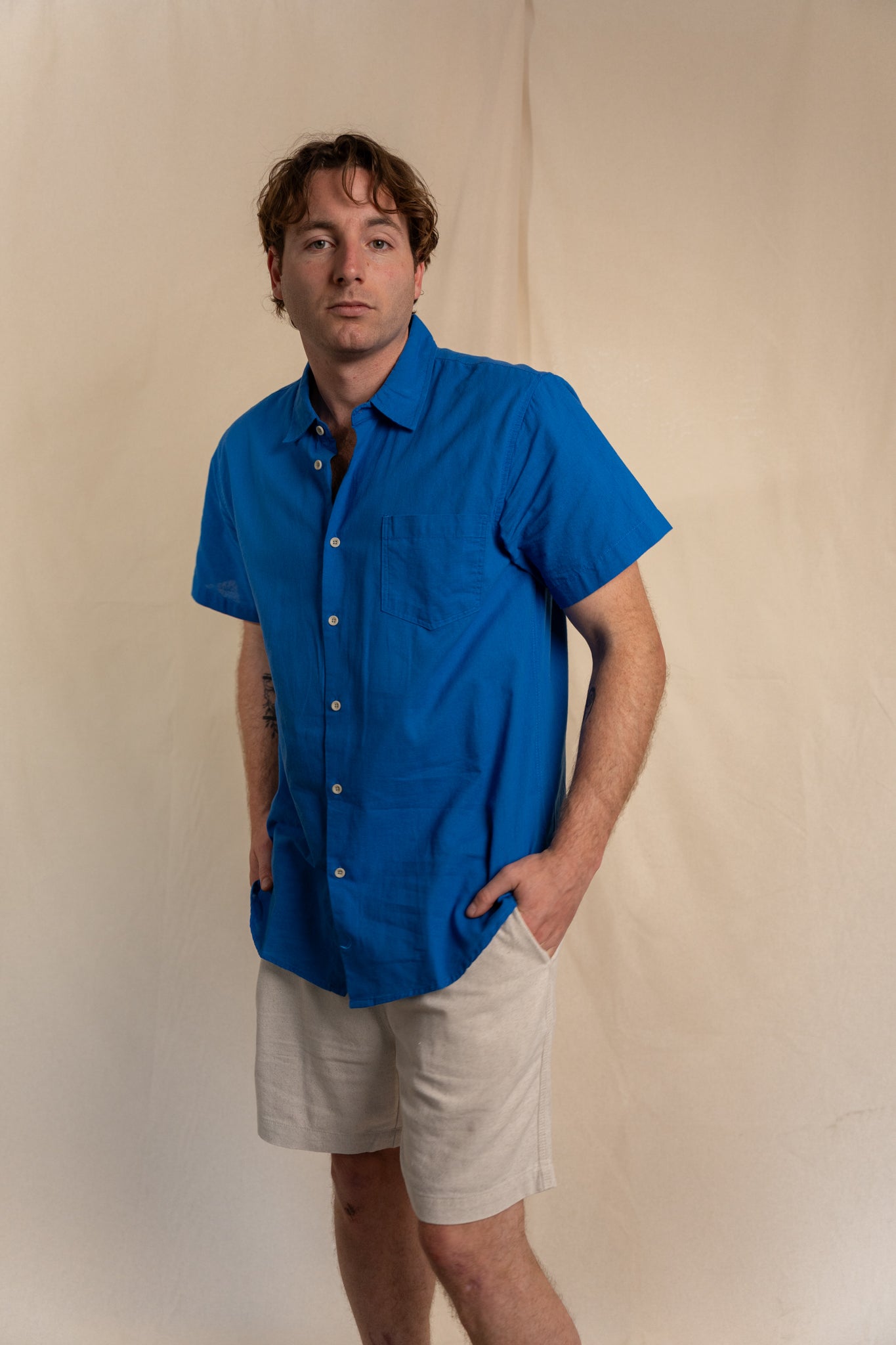 Camisa Lino Niza Manga Corta Azul Cobalto